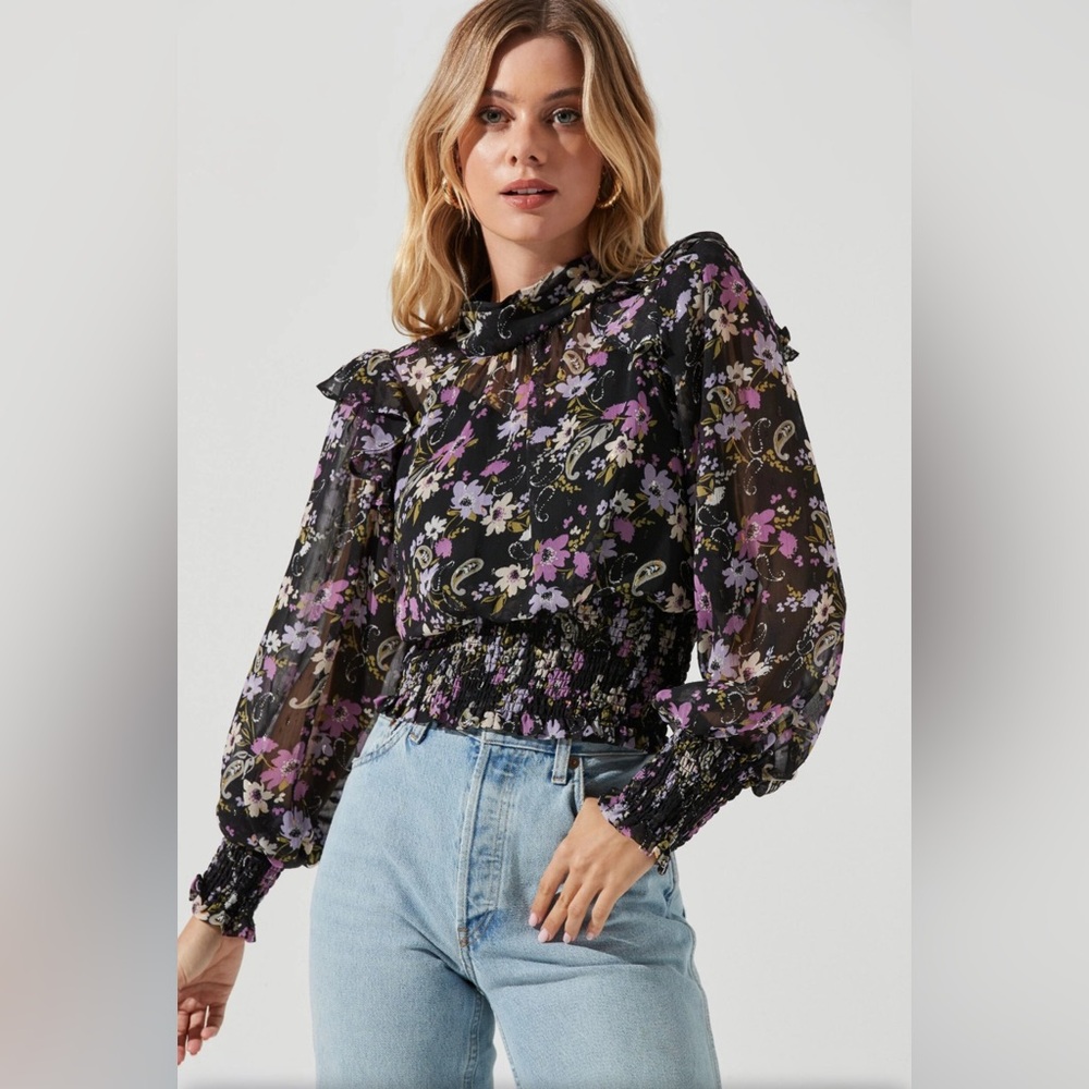 ASTR Floral Blouse Long Sleeve Ruffle Romantic Regency Core Cottagecore Chic